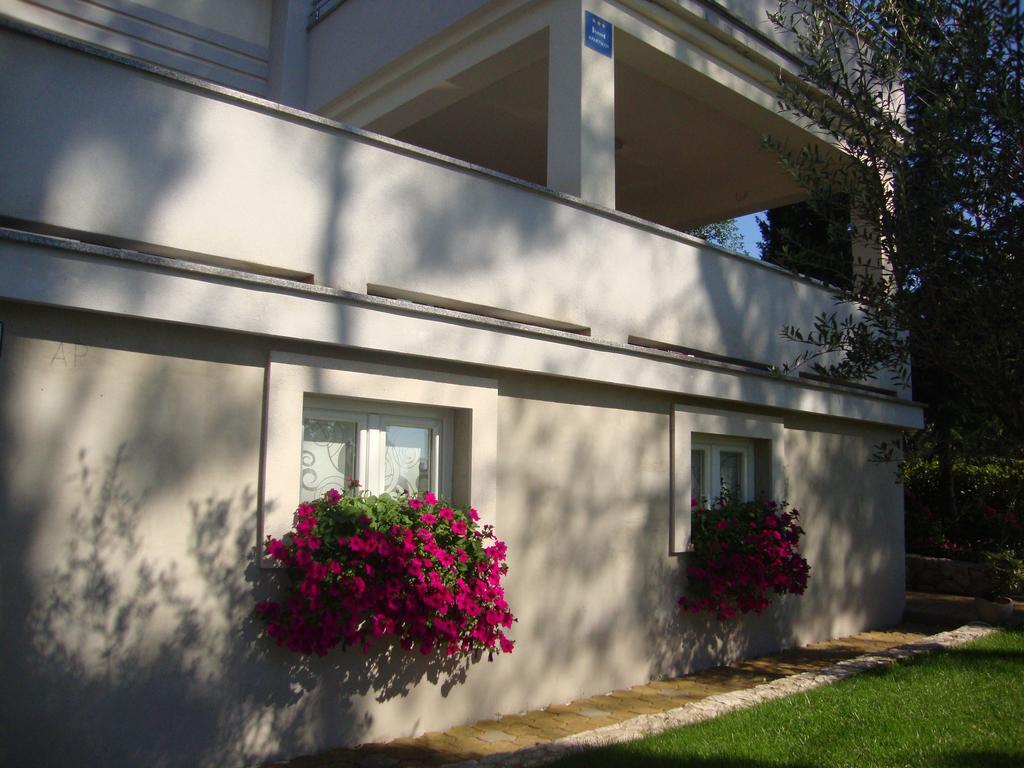 Apartments Atrium Малинска Экстерьер фото