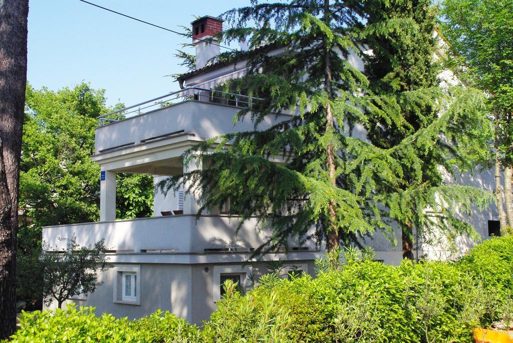 Apartments Atrium Малинска Экстерьер фото